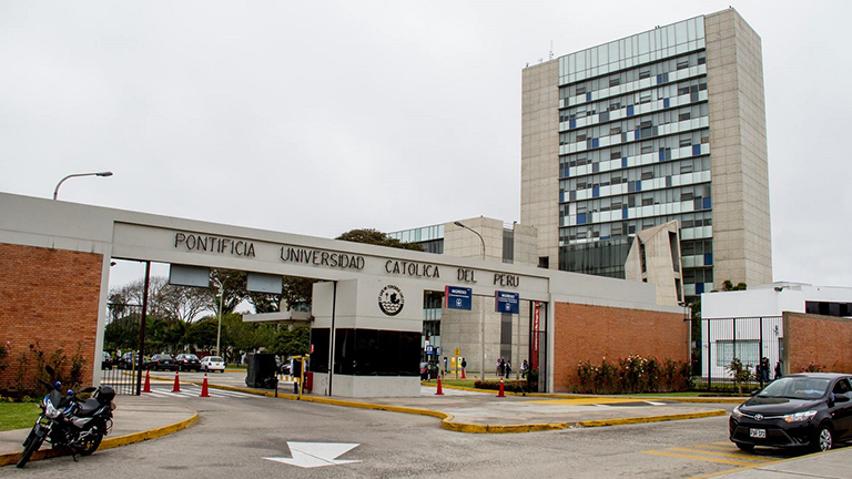 Pontificia Universidad Católica del Perú