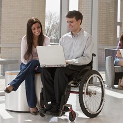 Estudiantes con discapacidad en la vida universitaria