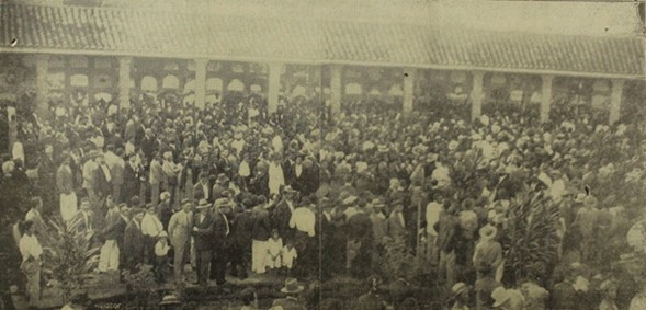 Detalle de la peregrinación a la tumba de José Manuel Saavedra Galindo, 1932.Foto: Relator, Cali, 4 de agosto de 1932, pág. 1. Citado por Hansel Mera.