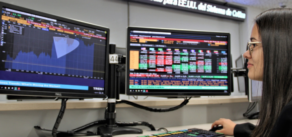 En nuestra Facultad de Economía fortalecemos la formación práctica con un acuerdo académico junto a AVATRADE