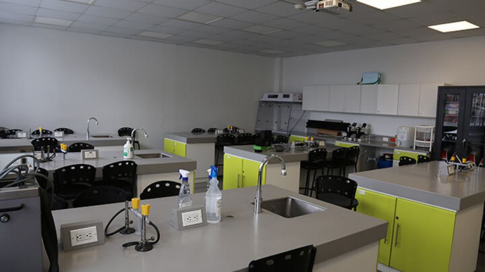 laboratorio-de-ciencias-naturales-ii
